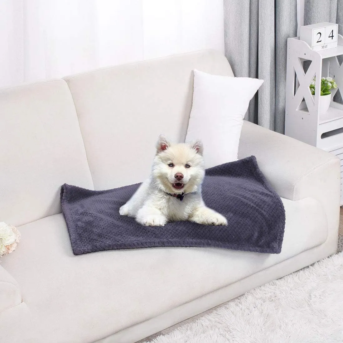 uxcell Flannel Fleece Bed Blankets, Soft Warm Microfiber Blanket, Mesh Fuzzy Plush 330GSM Lightweight Decorative Solid Blankets for Bed 30"x40" Cyber Grape Purple
